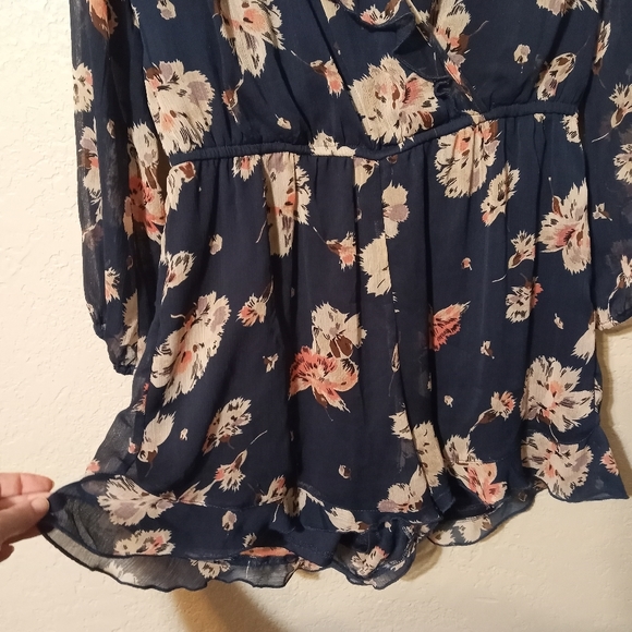 BAND OF GYPSIES Navy Floral Jumper Romper Large - Picture 4 of 7